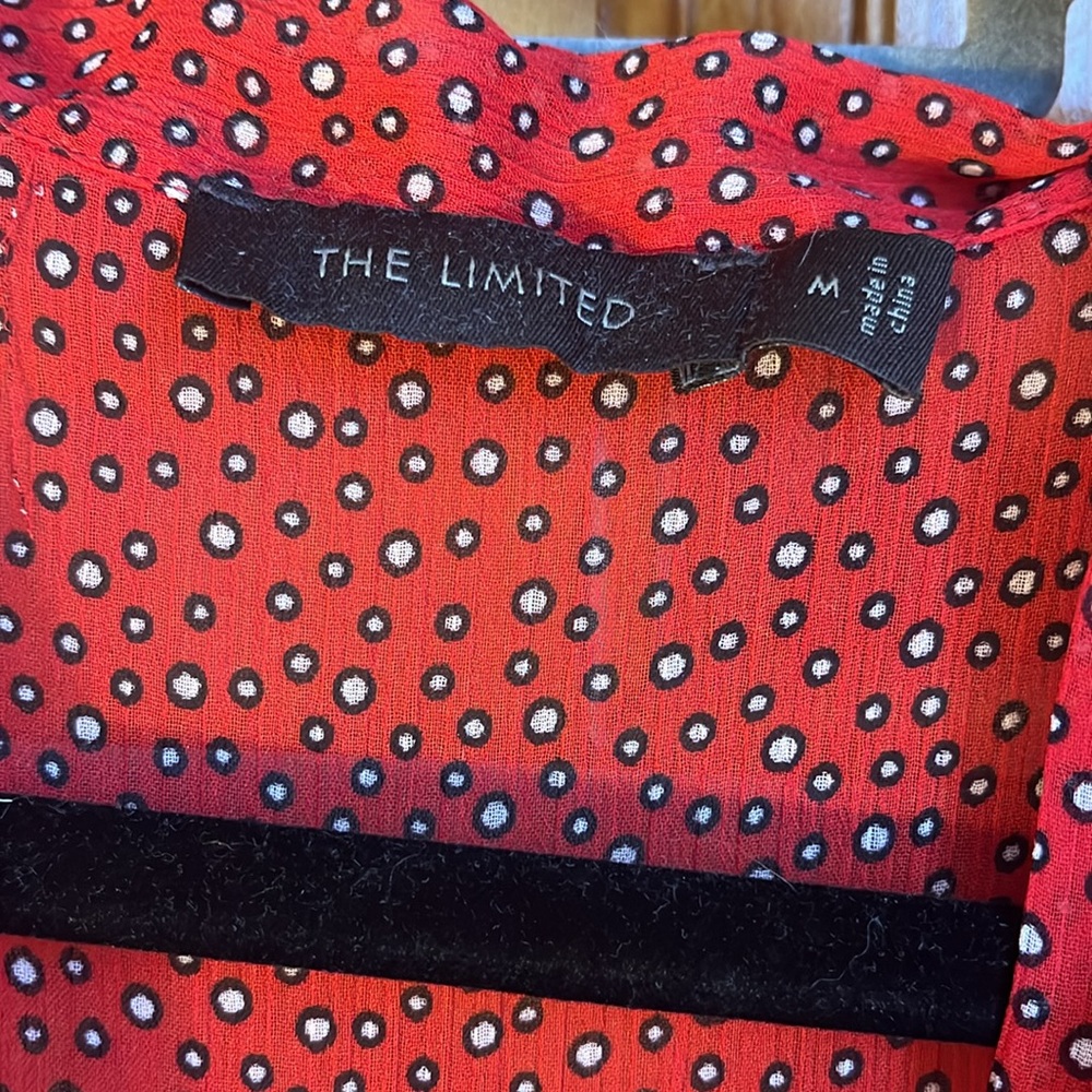 Red blouse - Picture 2 of 4
